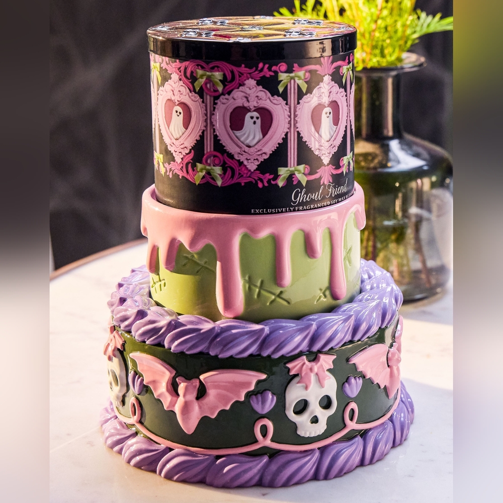 Bath & Body Works Halloween Cake Pedestal 3-Wick Candle Holder NEW in Box